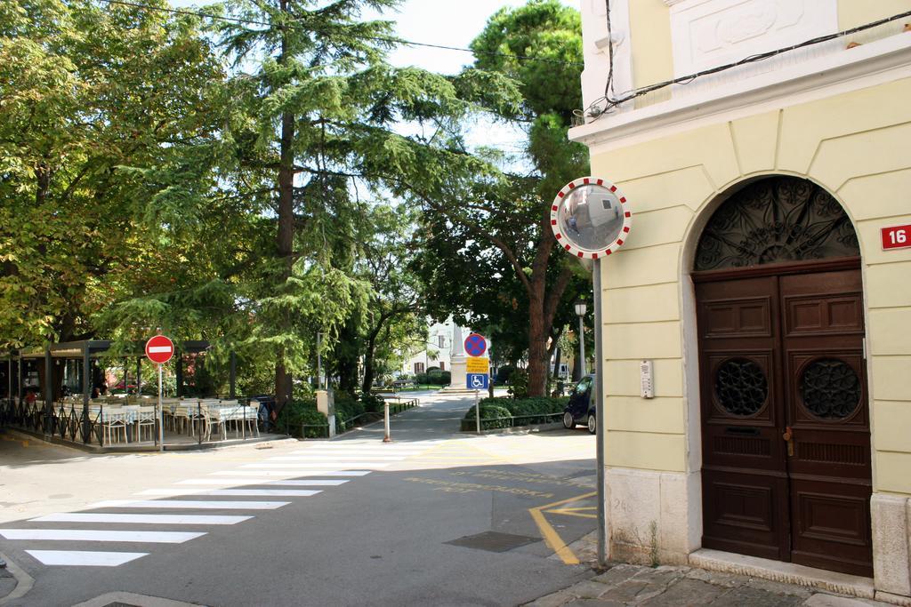 Park Apartments Izola Exterior foto